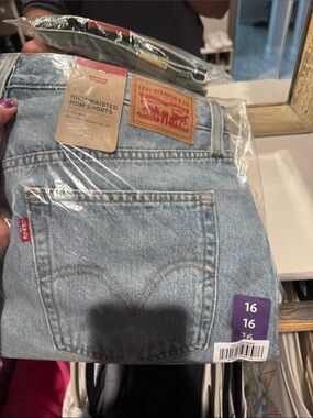 Levi's High-Rise Mom Shorts — Light Blue Denim